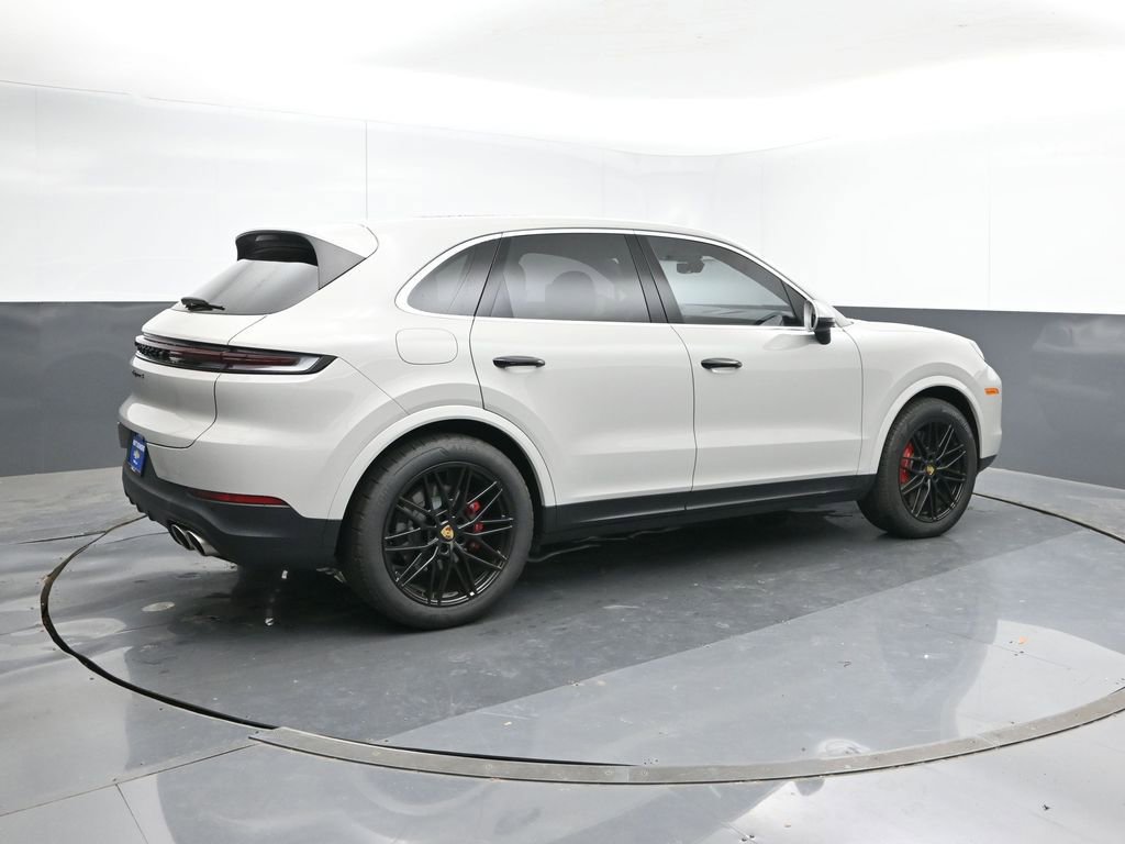 Used 2024 Porsche Cayenne S image 5
