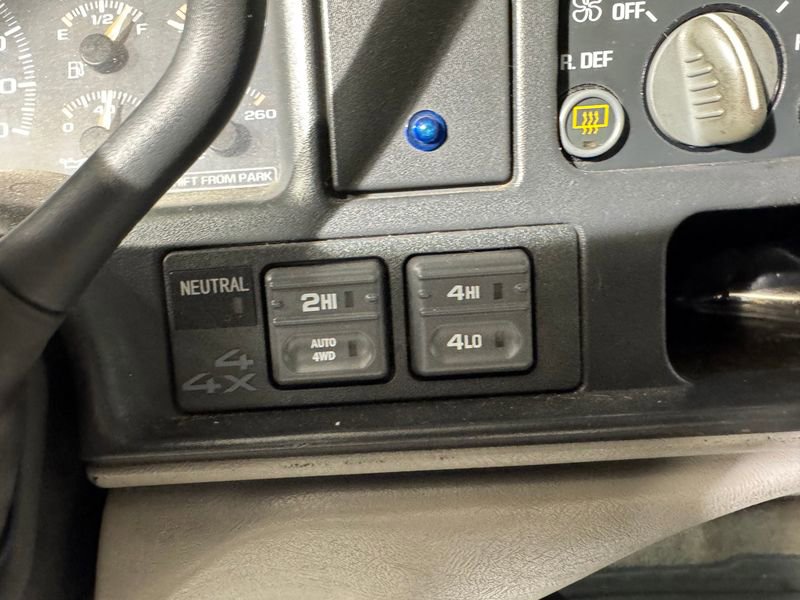 Used 1999 Chevrolet Tahoe Z71 image 12