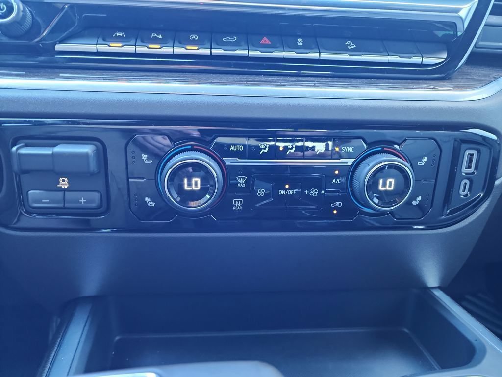 Certified 2026 Chevrolet Silverado 1500 RST AWD/4WD image 29
