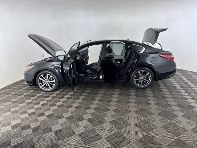 Used 2018 Nissan Altima 2.5 SR w/ SR Special Edition FWD image 9