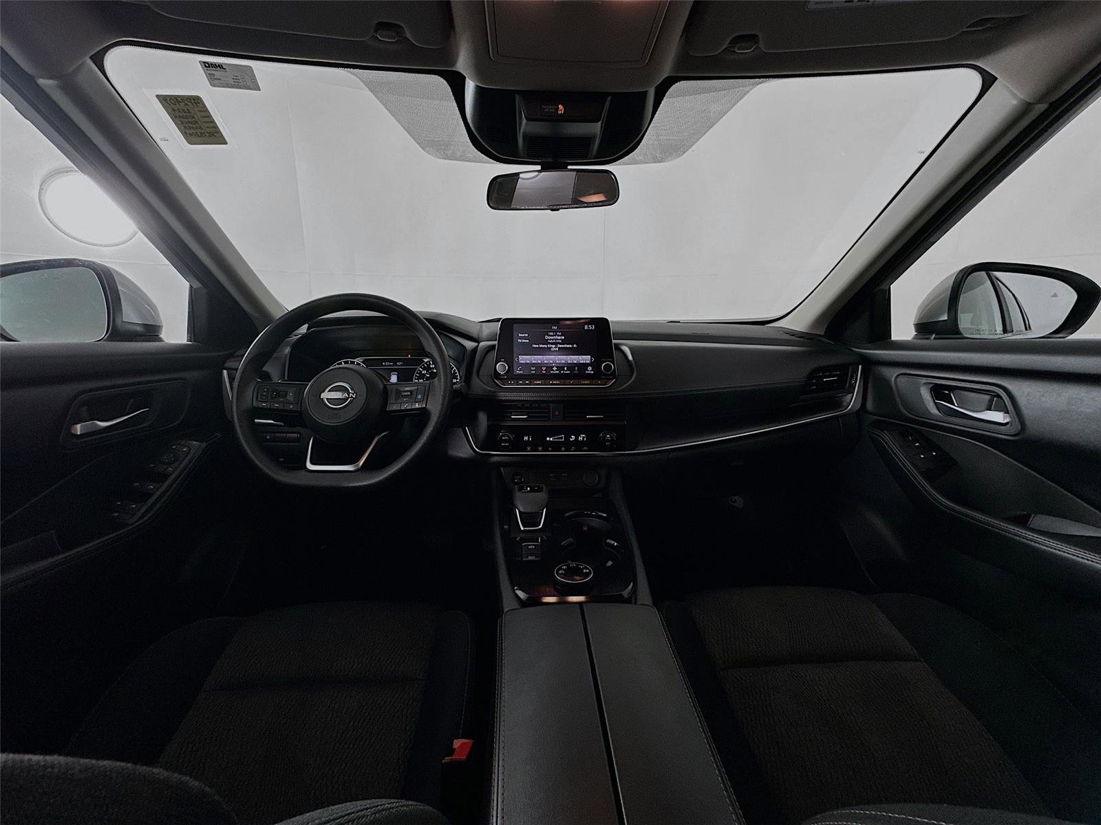 Used 2024 Nissan Rogue SV image 30