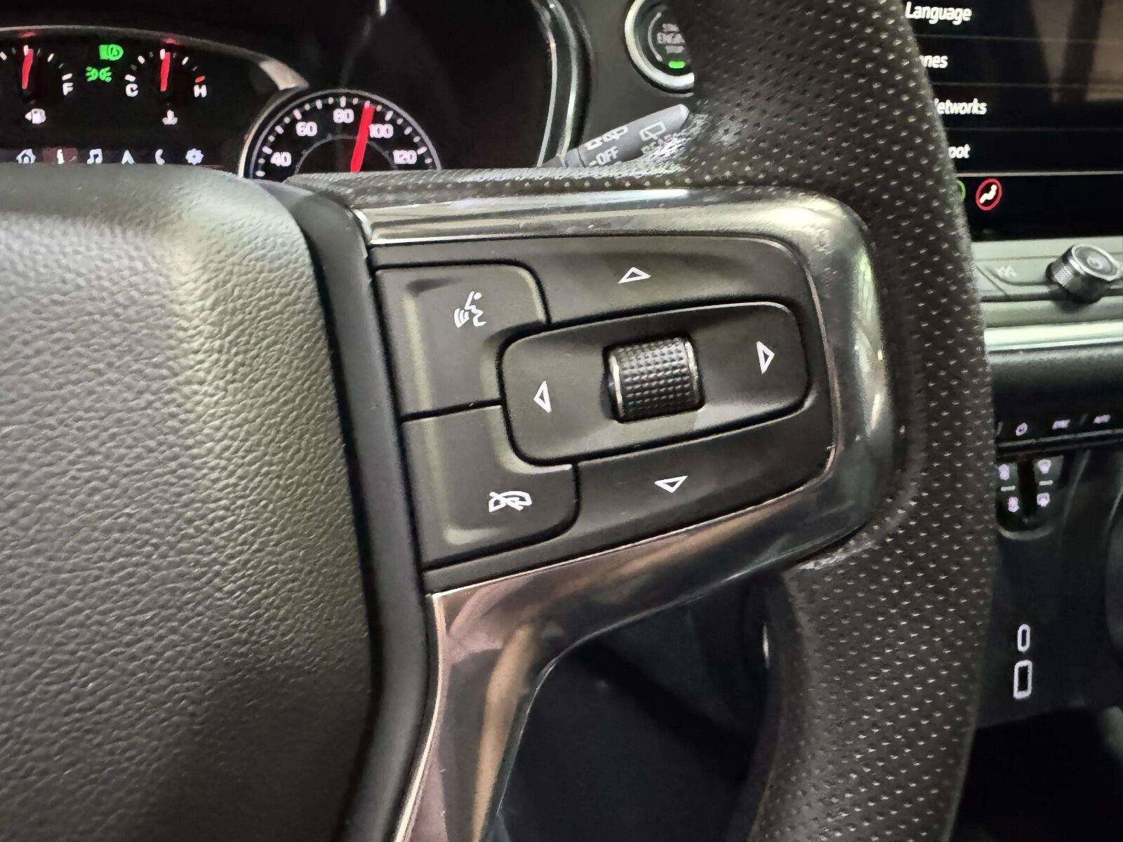 Used 2024 Chevrolet Blazer LT FWD image 29