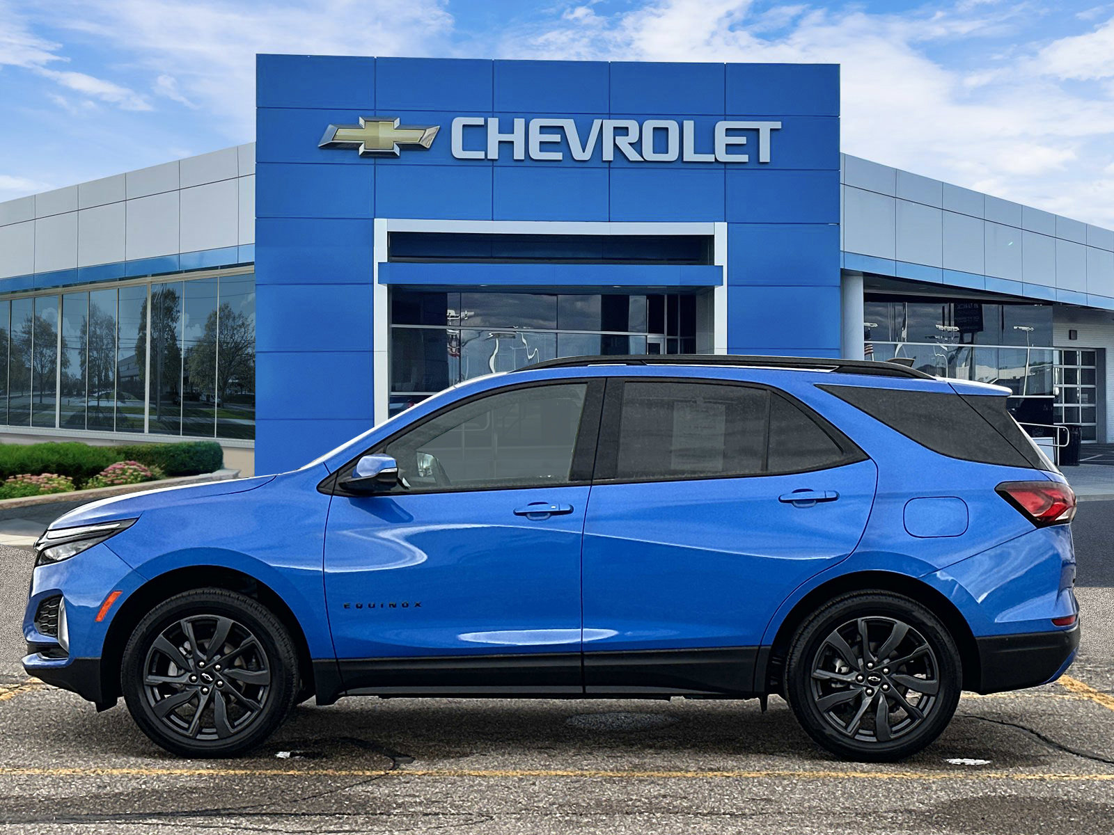 Certified 2024 Chevrolet Equinox RS image 2