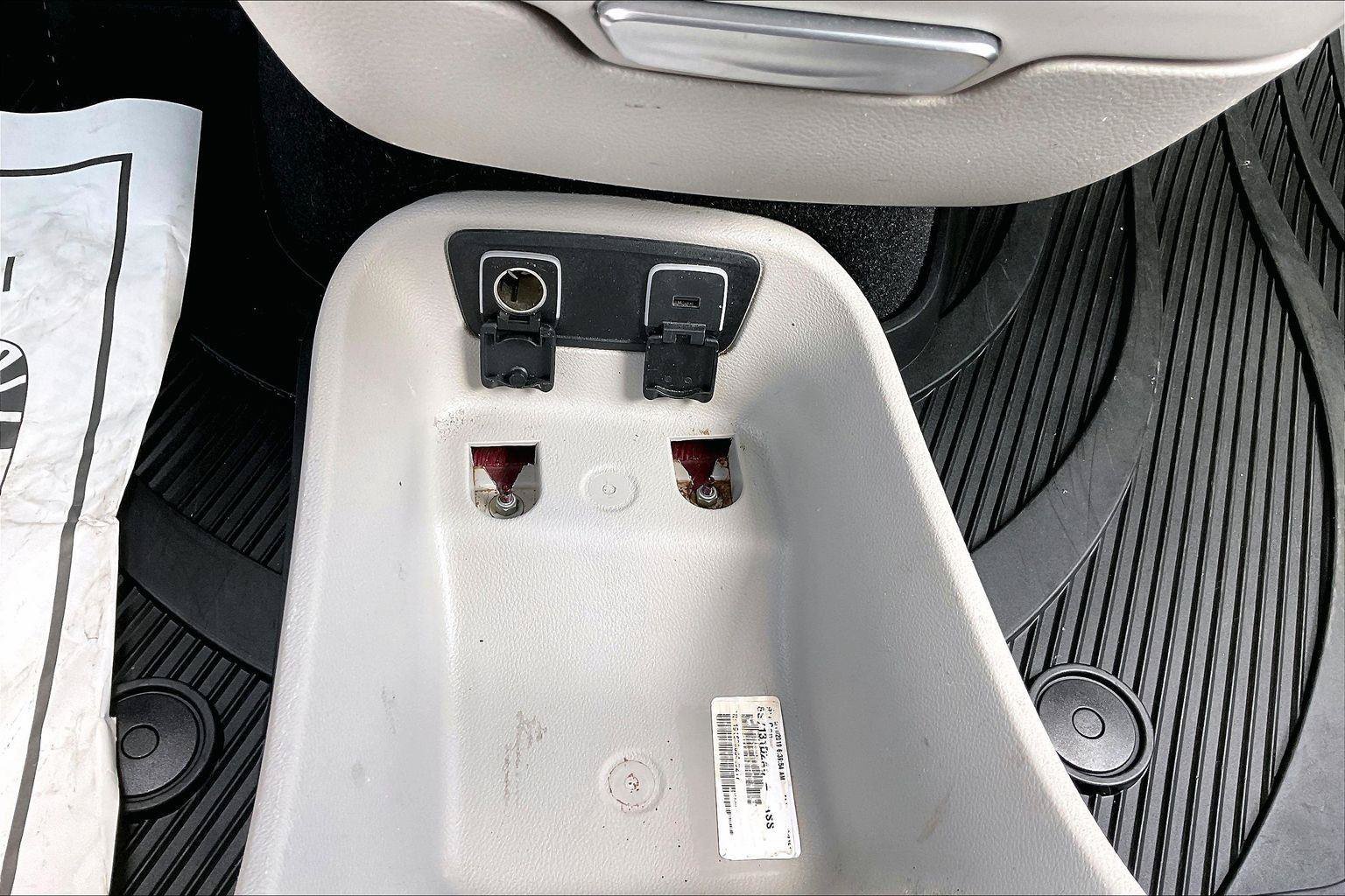 Used 2019 Chrysler Pacifica Touring-L w/ Tire & Wheel Group FWD image 29