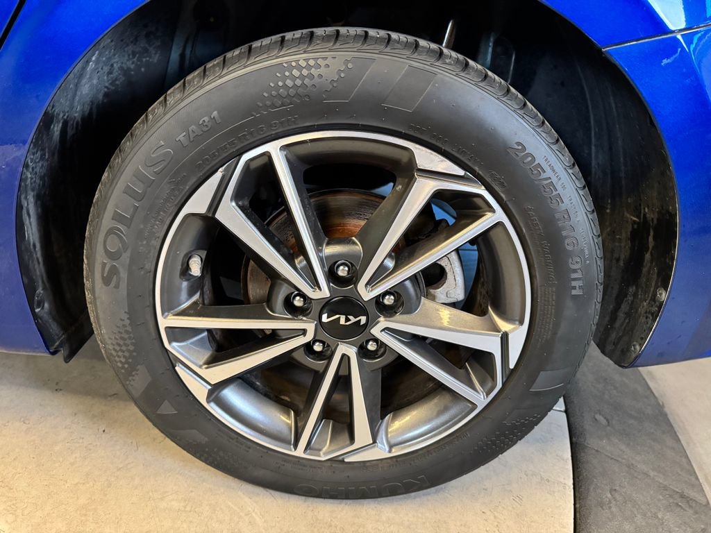 Used 2022 Kia Forte LXS w/ LXS Technology Package FWD image 24