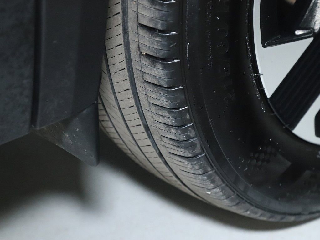 Certified 2025 Nissan Kicks SV image 34