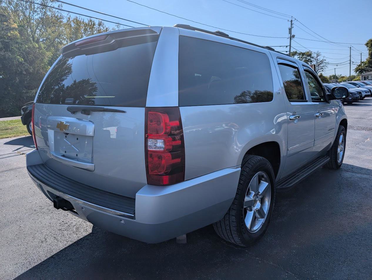 Used 2013 Chevrolet Suburban LTZ AWD/4WD image 21