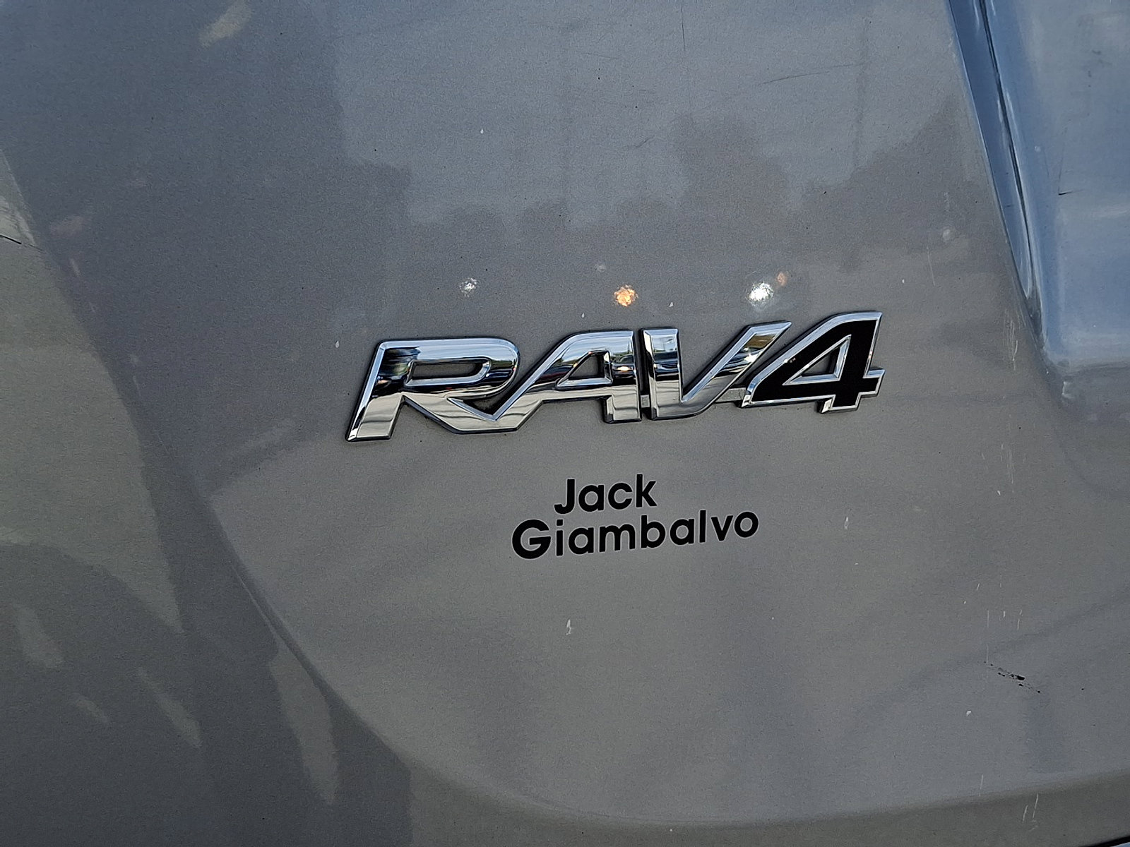 Used 2018 Toyota RAV4 XLE image 29