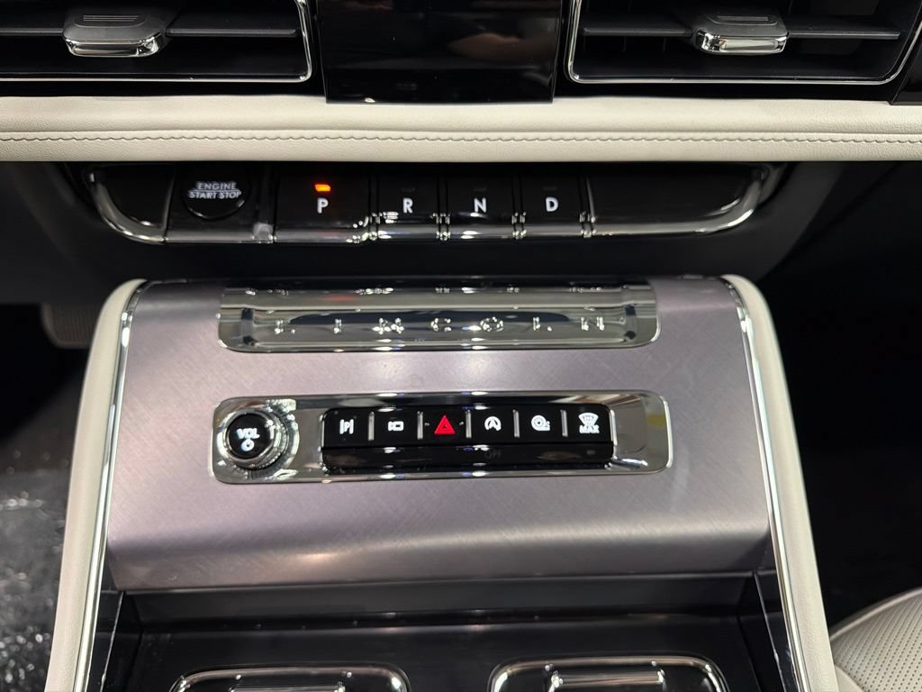 New 2026 Lincoln Aviator AWD image 14