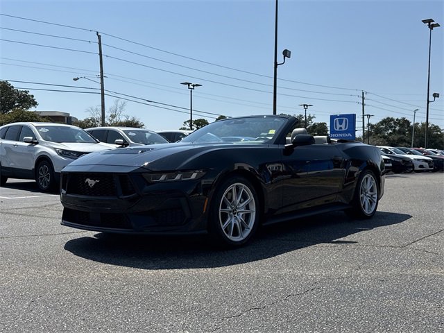 Used 2024 Ford Mustang GT Premium image 3