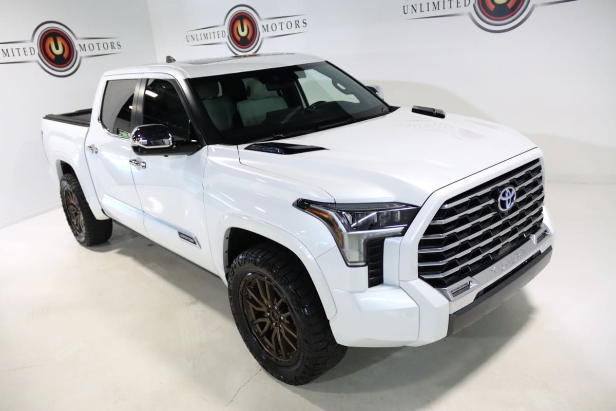 Used 2024 Toyota Tundra Capstone AWD/4WD image 25