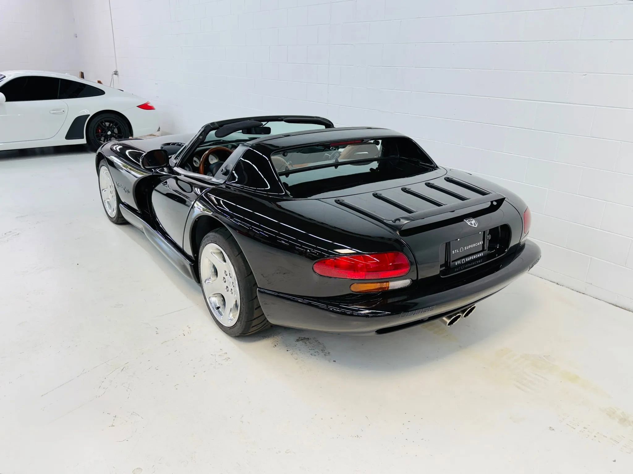 Used 2000 Dodge Viper RT/10 image 15