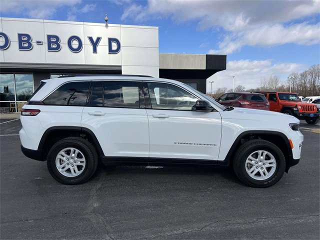 Used 2023 Jeep Grand Cherokee Laredo image 10