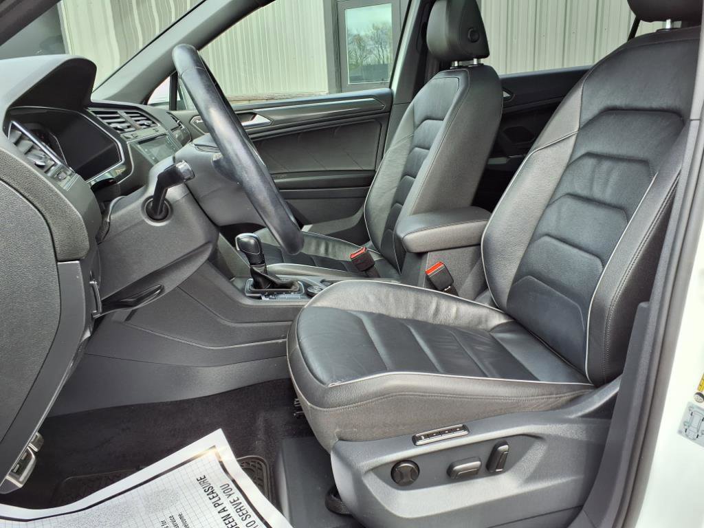 Used 2020 Volkswagen Tiguan SEL Premium R-Line w/ 3rd Row Seat Package image 7