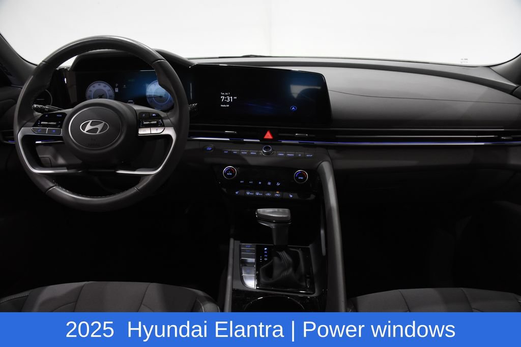 Used 2025 Hyundai Elantra SEL FWD image 9