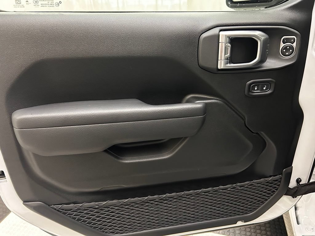 New 2026 Jeep Gladiator Sport AWD/4WD image 10