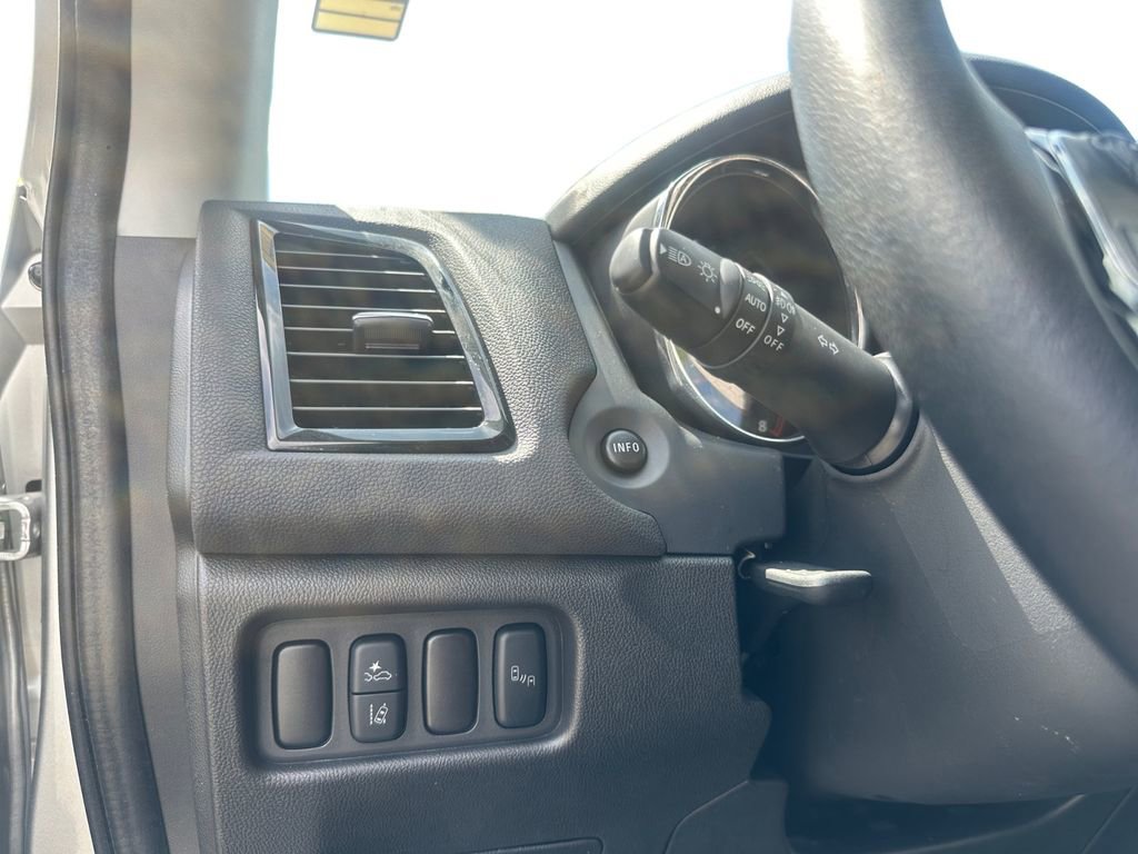 Used 2025 Mitsubishi Outlander Sport SE AWD/4WD image 13