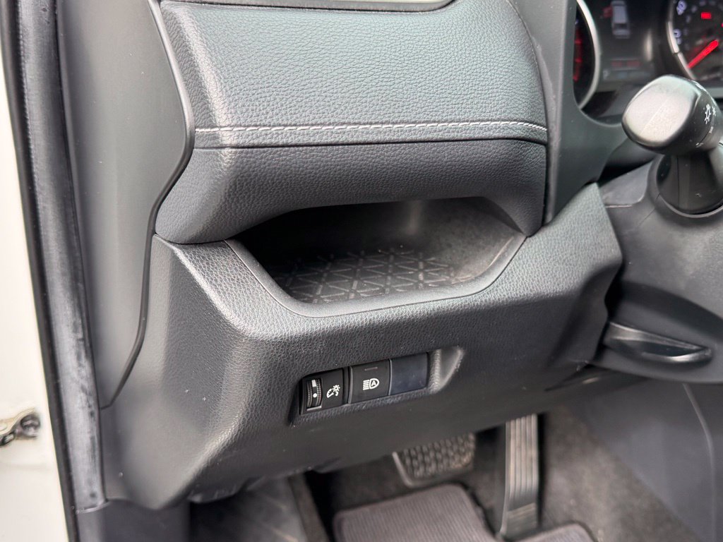 Used 2019 Toyota RAV4 LE w/ Carpet Mat Package AWD/4WD image 14