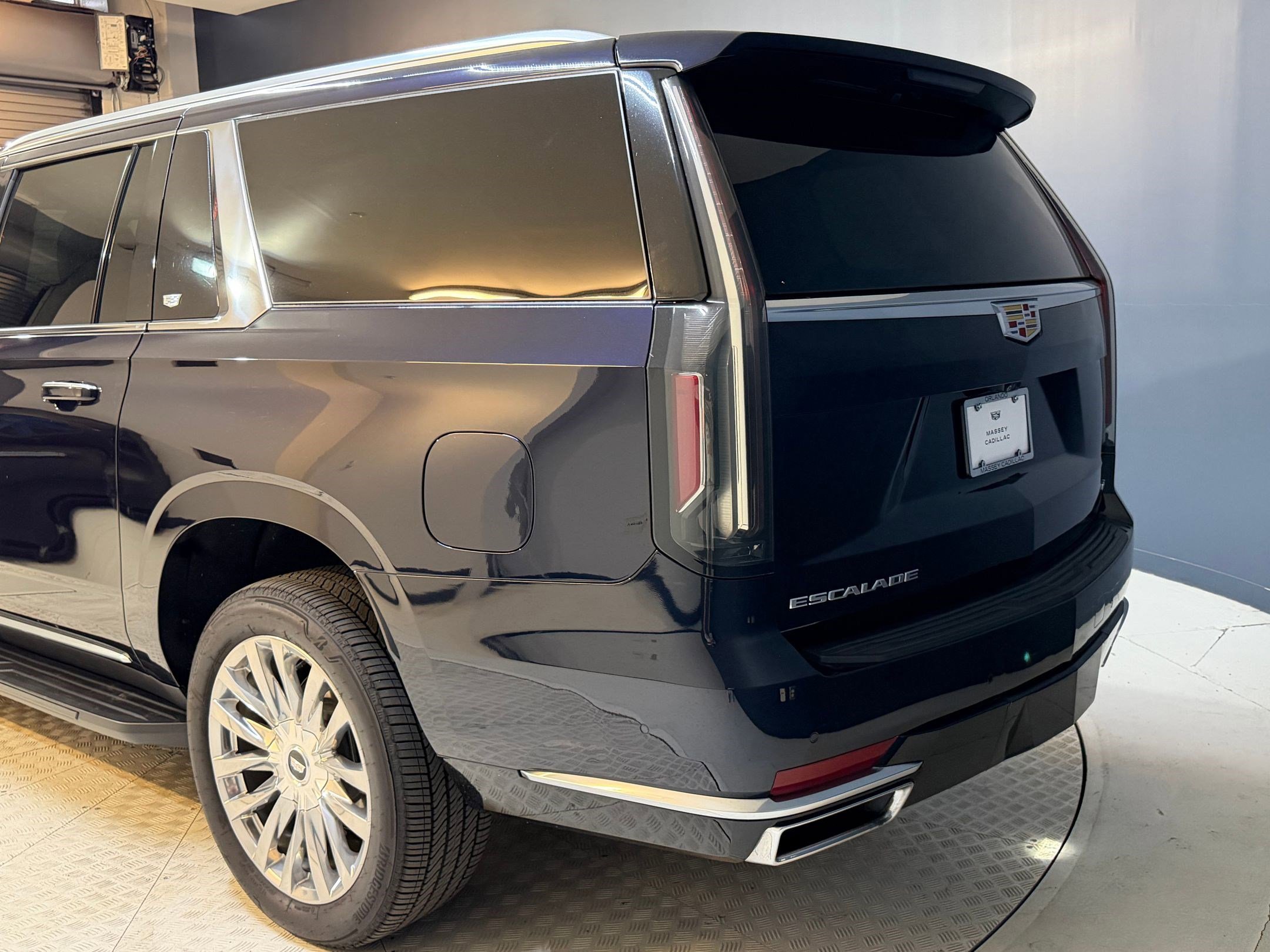 Certified 2023 Cadillac Escalade ESV Premium Luxury image 24