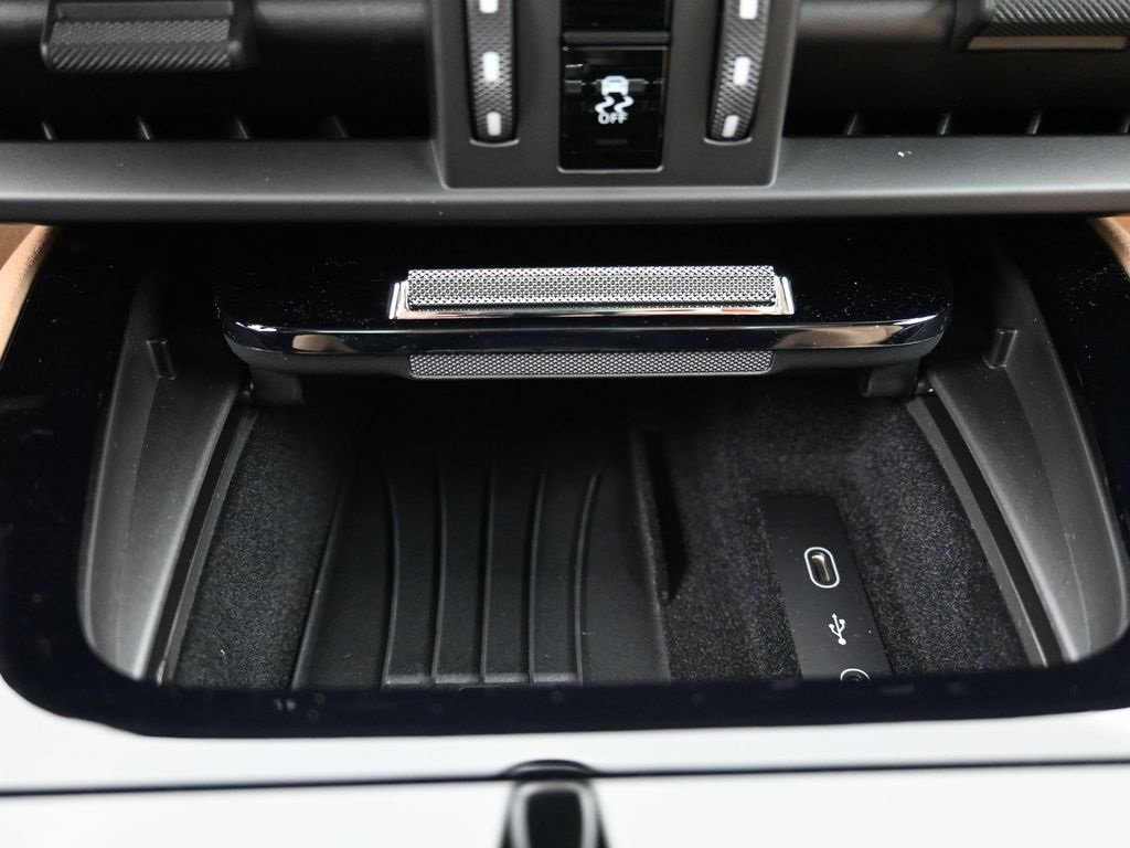 New 2026 Porsche Cayenne Coupe image 24