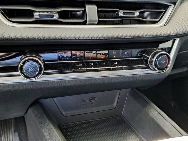 Used 2026 Chevrolet Equinox LT w/ Midnight Edition image 17