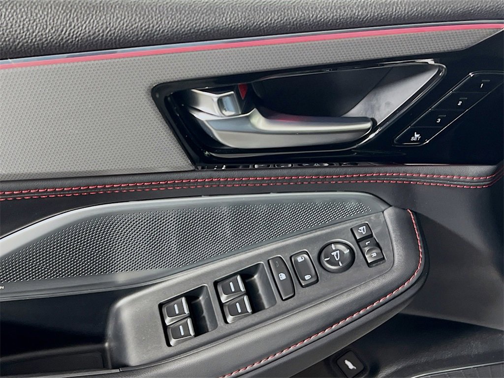 Used 2025 Acura MDX A-Spec image 17