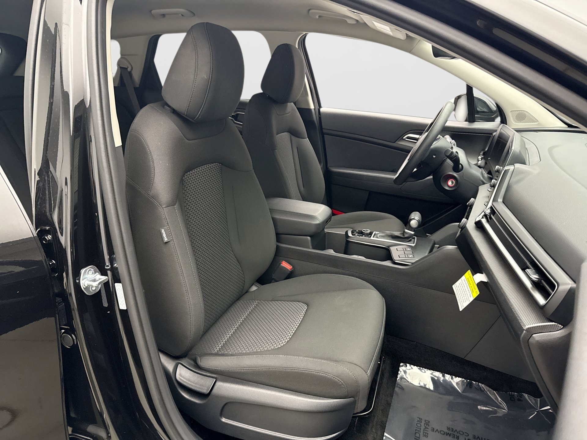 Used 2025 Kia Sportage LX AWD/4WD image 16
