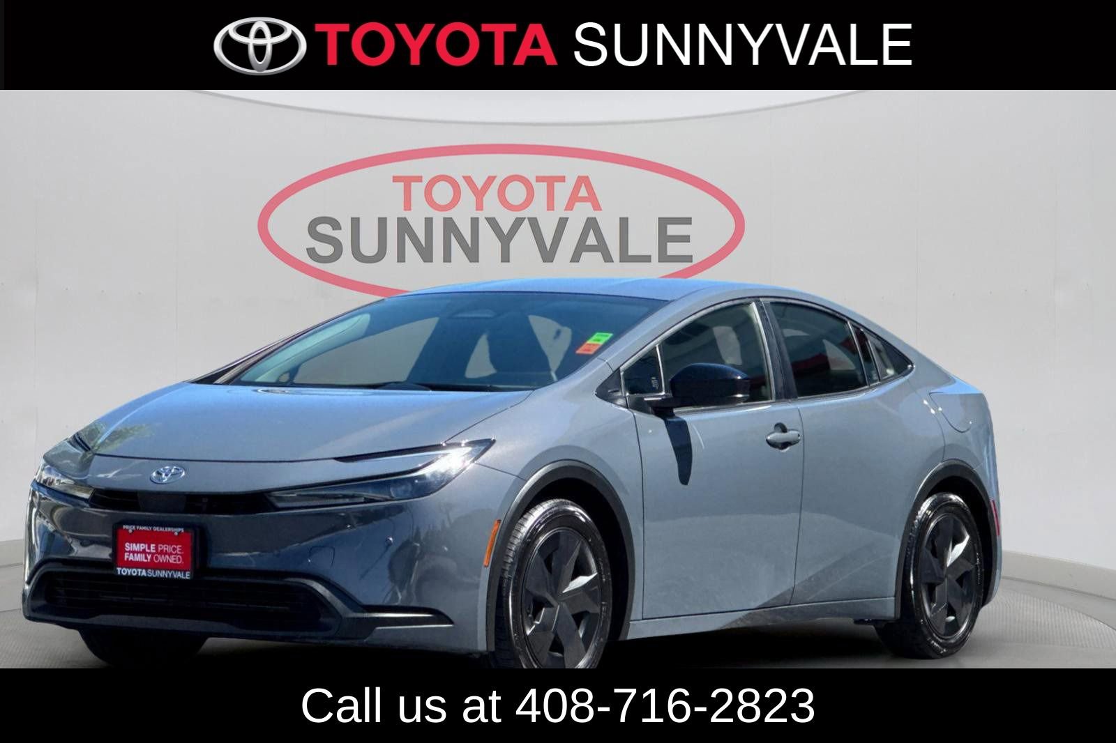 Used 2025 Toyota Prius LE image 2