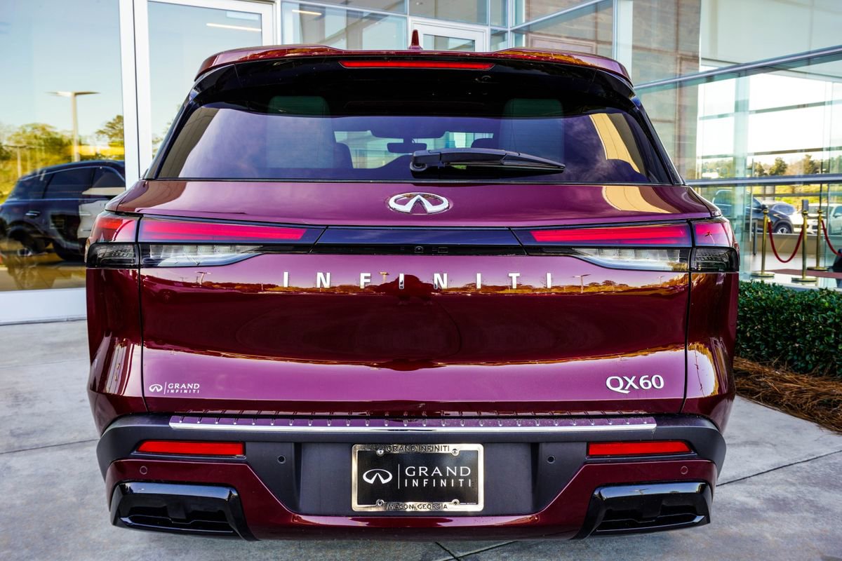 Used 2023 INFINITI QX60 Luxe w/ Performance Audio Package image 11