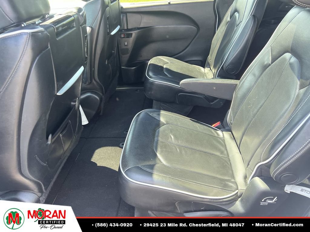 Used 2019 Chrysler Pacifica Limited w/ S Appearance Package FWD image 14