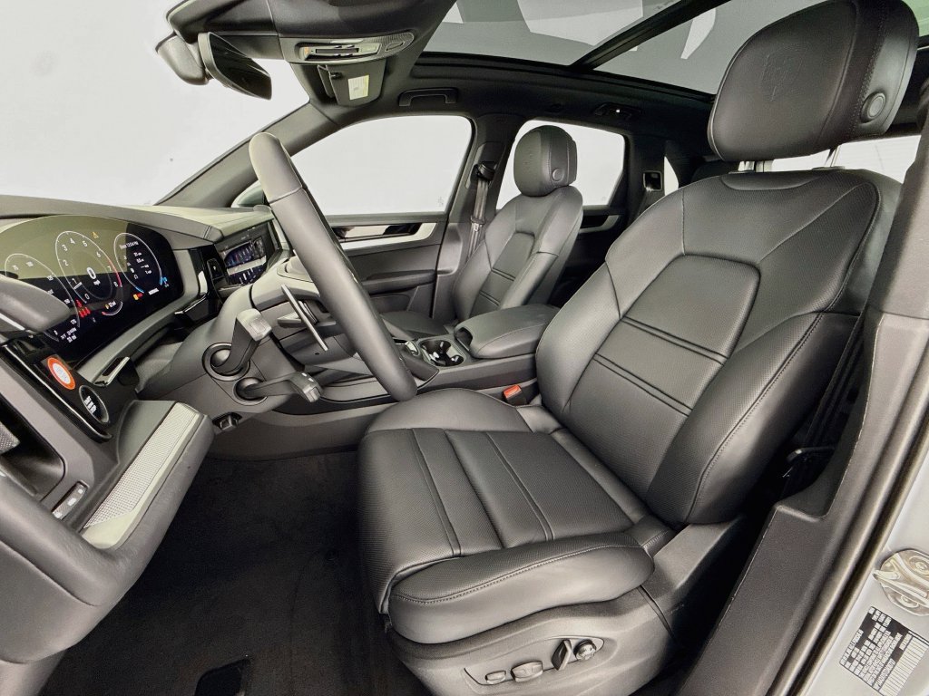 New 2026 Porsche Cayenne AWD/4WD image 5