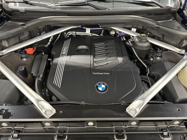 Used 2022 BMW X7 xDrive40i w/ M Sport Package image 10