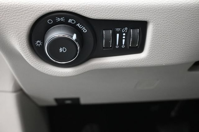 Used 2024 Chrysler Pacifica Limited FWD image 20