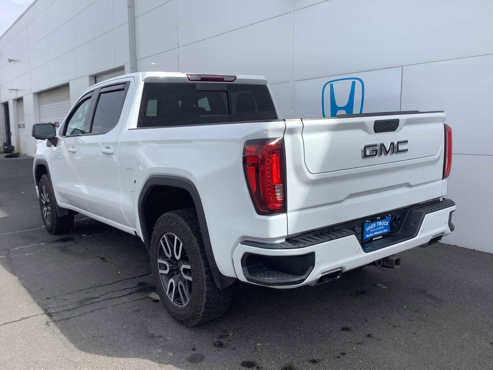 Used 2020 GMC Sierra 1500 AT4 w/ AT4 Premium Package image 4