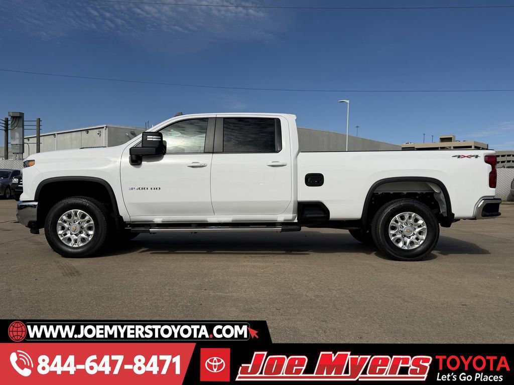 Used 2025 Chevrolet Silverado 3500 LT w/ Convenience Package image 6