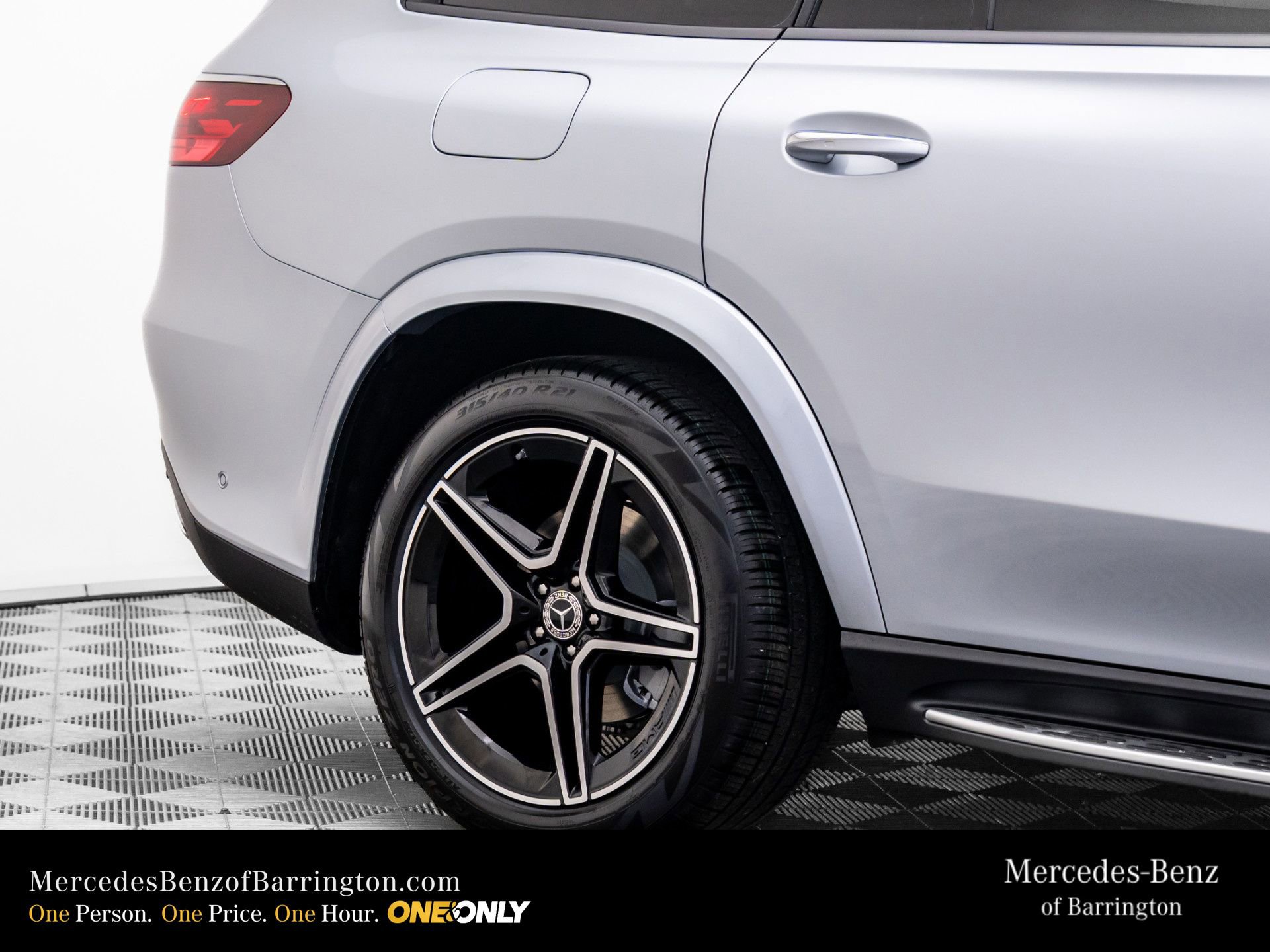 New 2026 Mercedes-Benz GLS 450 4MATIC image 40
