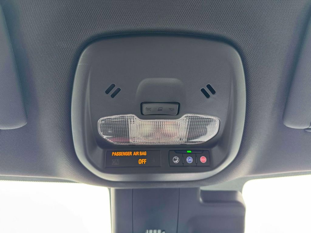 Used 2024 Chevrolet Trax RS w/ Driver Confidence Package FWD image 32