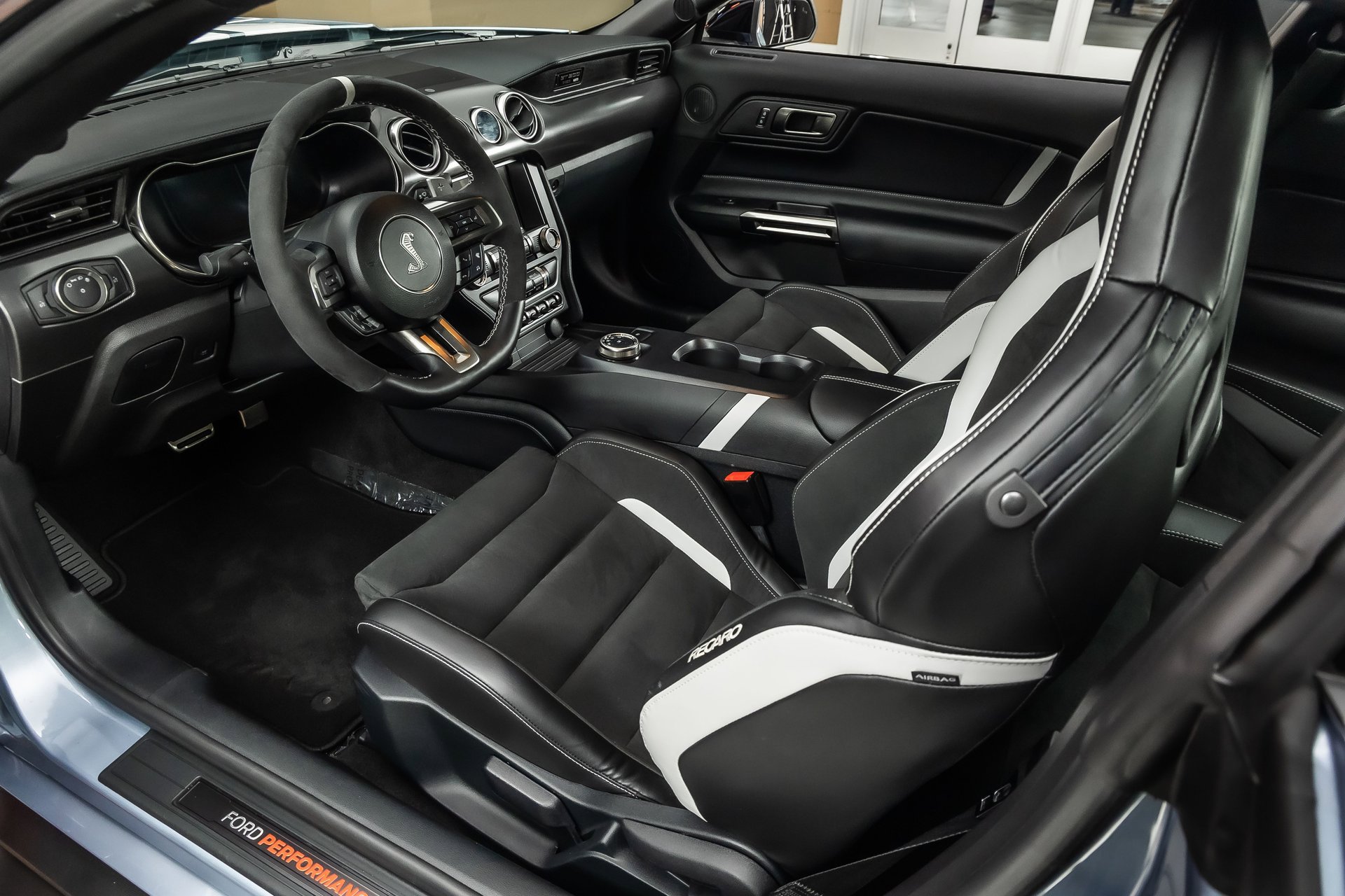 Used 2022 Ford Mustang Shelby GT500 image 3