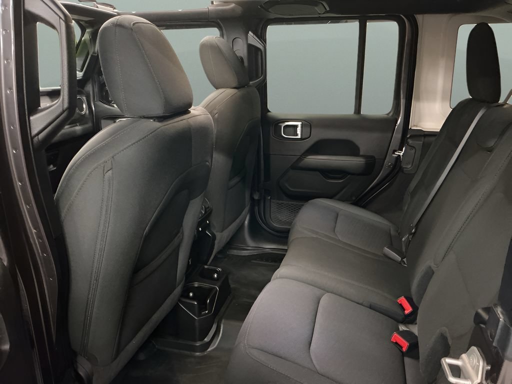 Used 2021 Jeep Wrangler Unlimited Sahara w/ Cold Weather Group AWD/4WD image 24