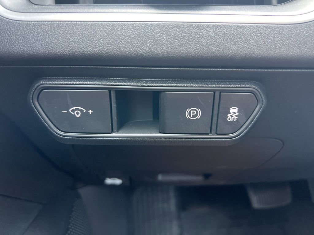 Used 2025 Kia K4 LXS image 41