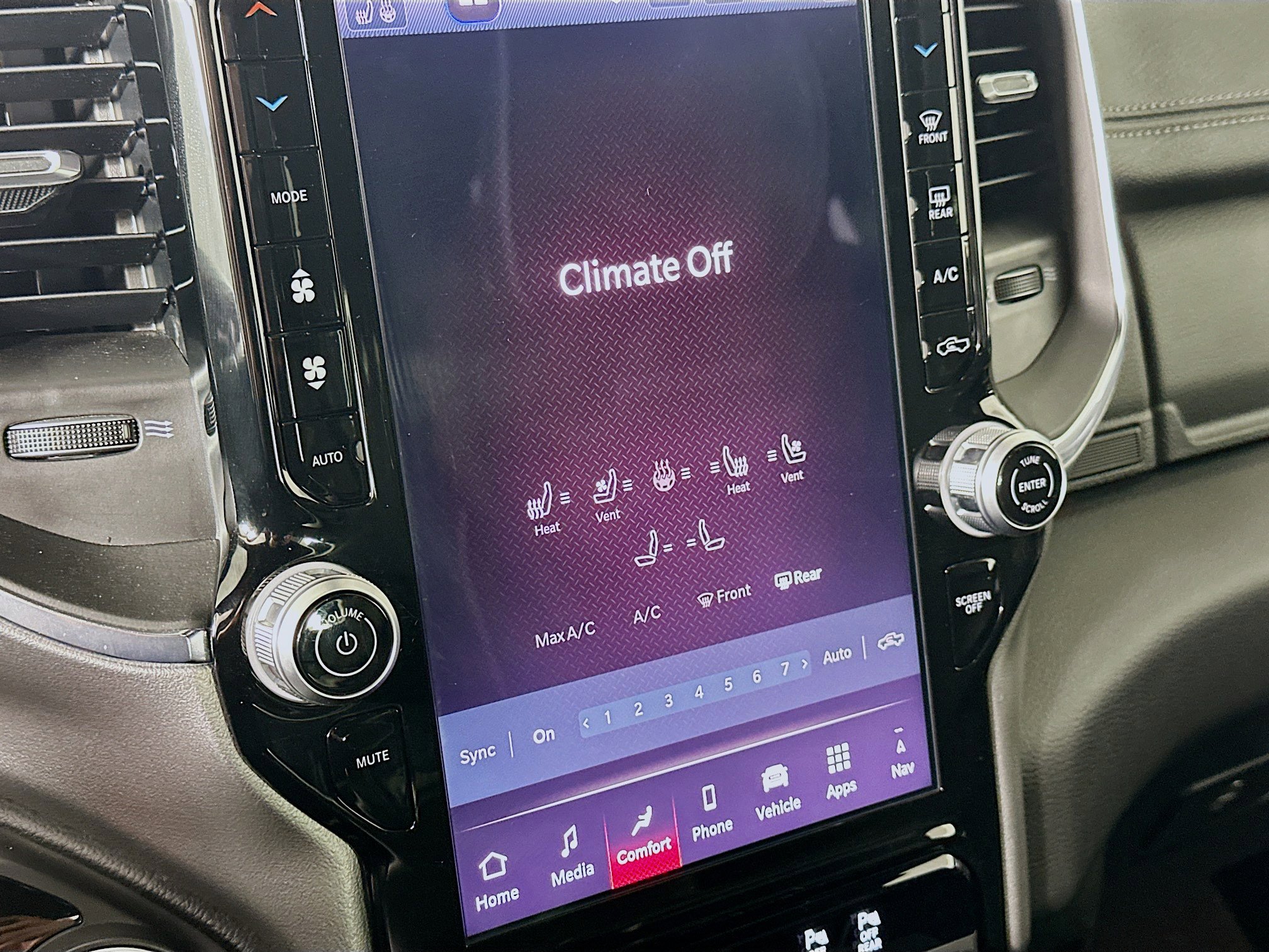 Used 2025 RAM 1500 Laramie image 24