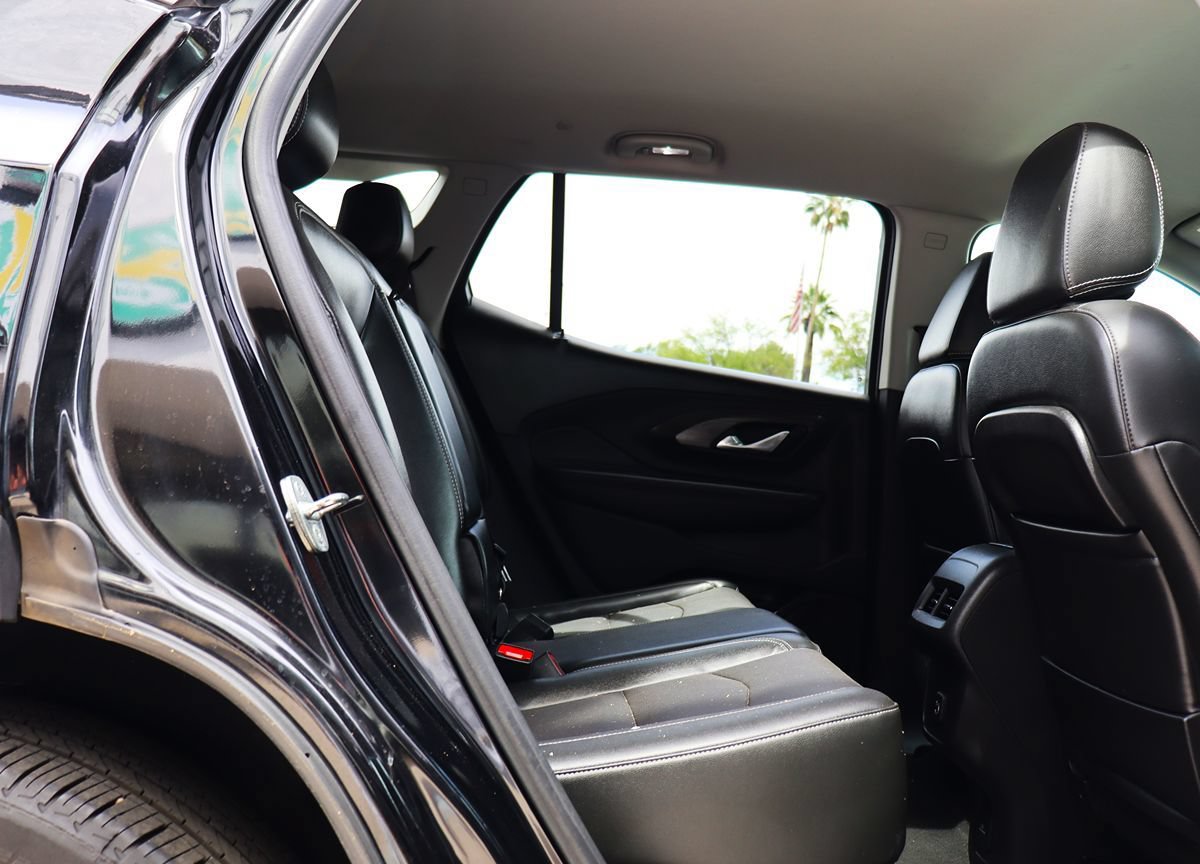Used 2023 GMC Terrain SLT AWD/4WD image 28
