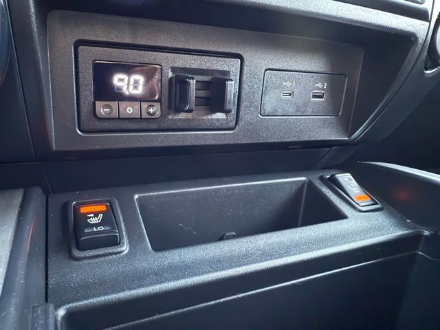 Used 2023 Nissan Titan SV w/ SV Convenience Package image 28