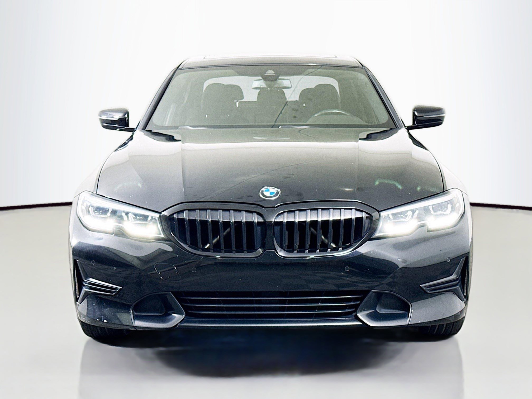Used 2019 BMW 330i Sedan w/ Convenience Package RWD image 2