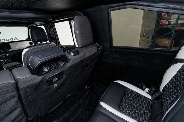 Used 2025 Jeep Gladiator Sport AWD/4WD image 23