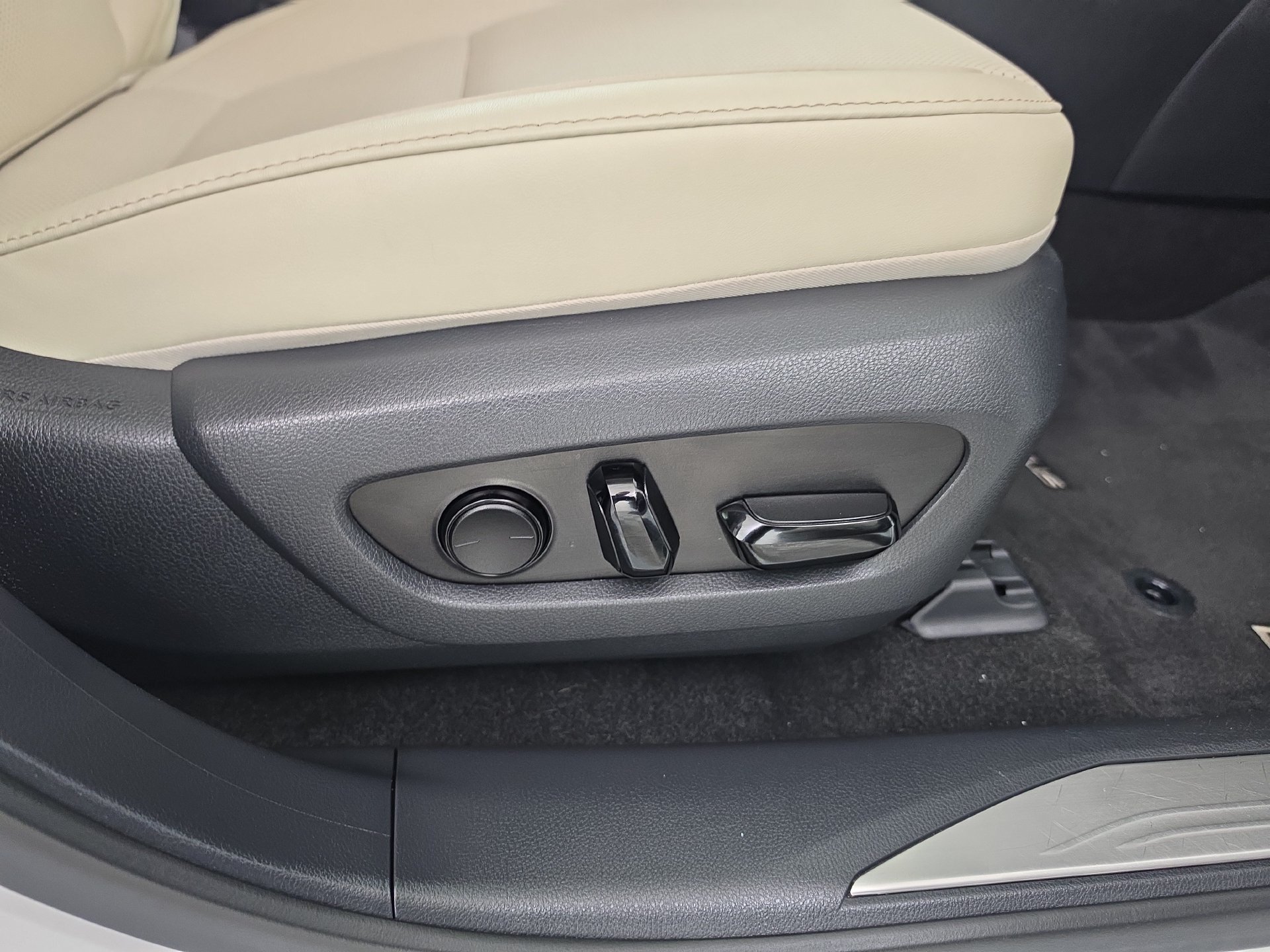 Used 2024 Lexus RX 350 Premium w/ Cold Area Package FWD image 33