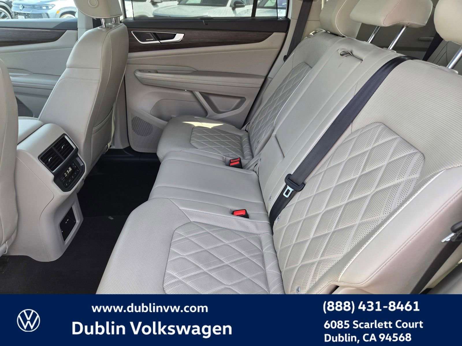 Certified 2024 Volkswagen Atlas SEL Premium R-Line image 11