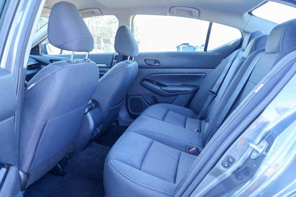 Used 2023 Nissan Altima 2.5 SV image 9