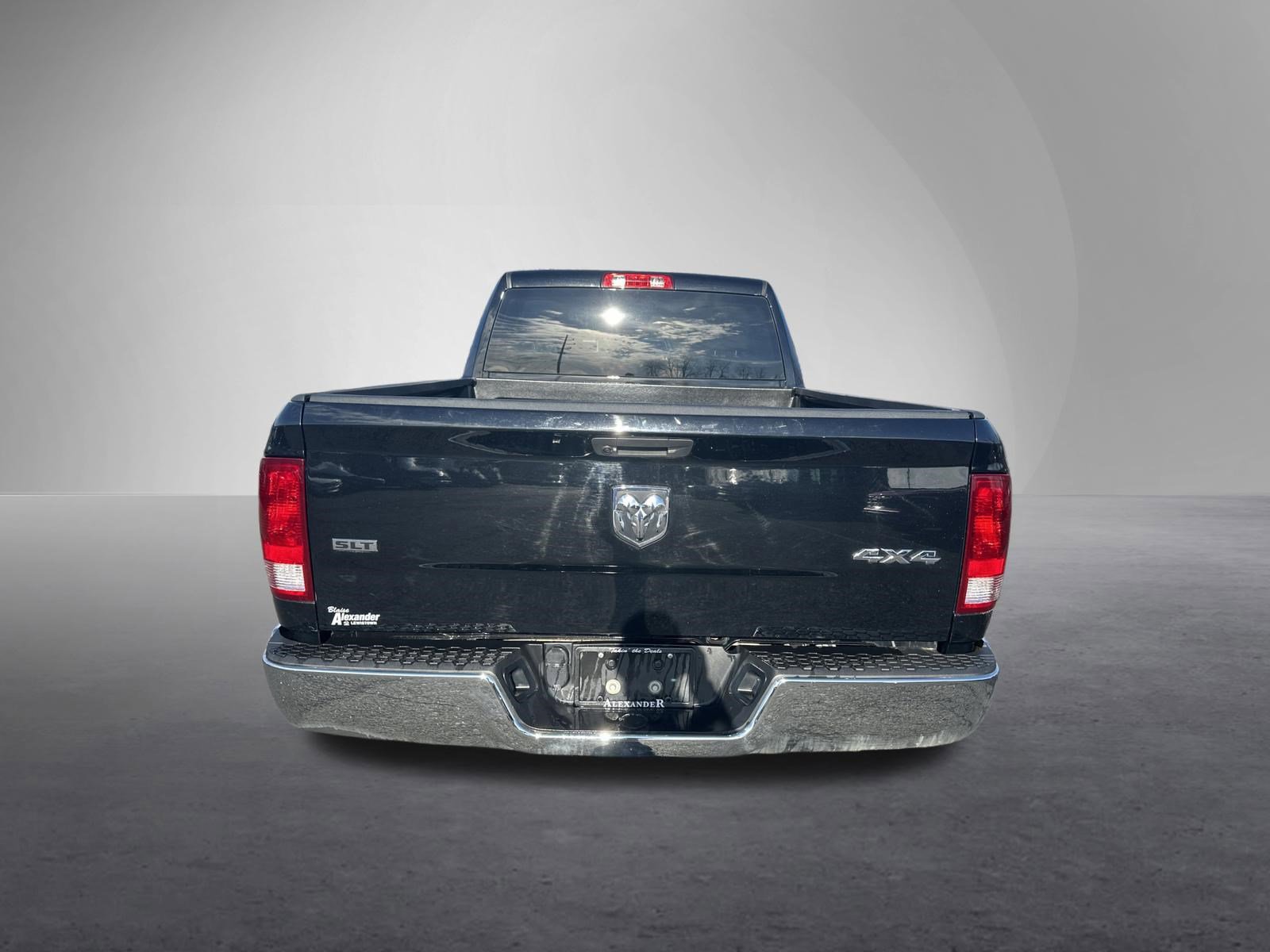 Used 2024 RAM 1500 Classic SLT AWD/4WD image 4