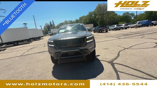 Used 2022 Nissan Frontier PRO-4X AWD/4WD image 3